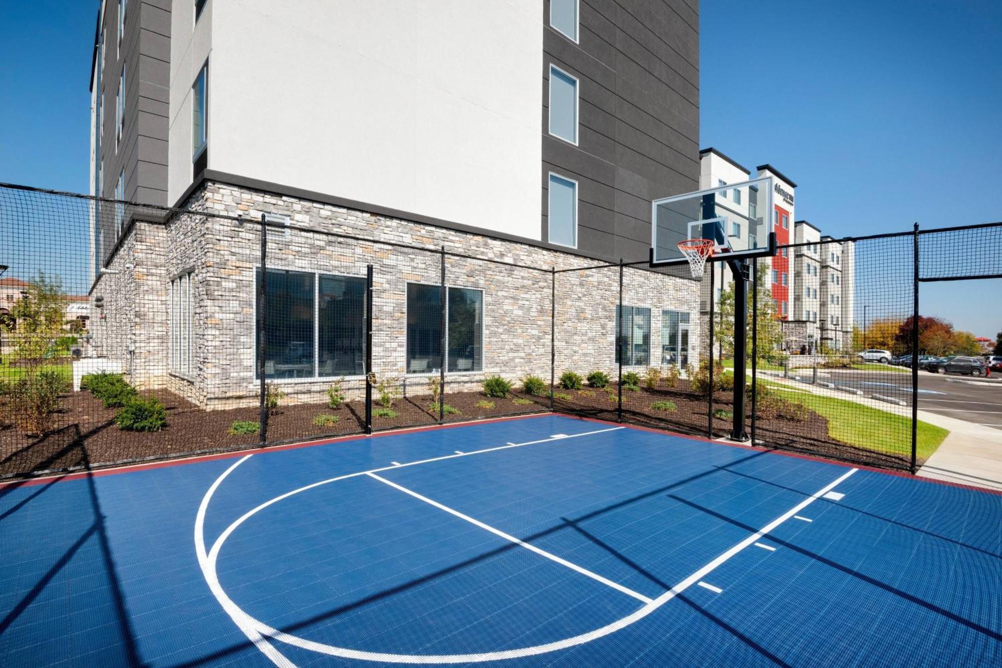 Hotel By Marriott Keystone 3*